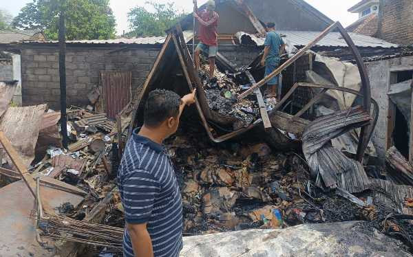Gudang Rongsok di Turen Malang Terbakar, 3 Rumah Ikut Hangus Kerugian Mencapai Ratusan Juta IMG_20260510_173021.jpg